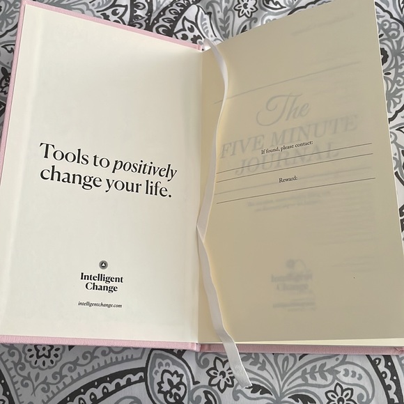 The Five Minute Journal - Picture 2 of 3